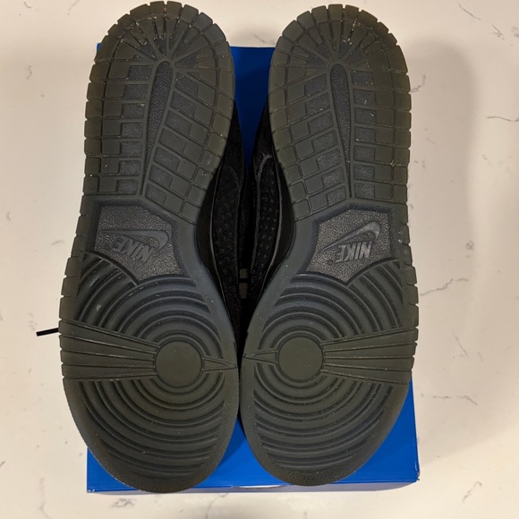 Undefeated Dunks - Picture 4 of 9